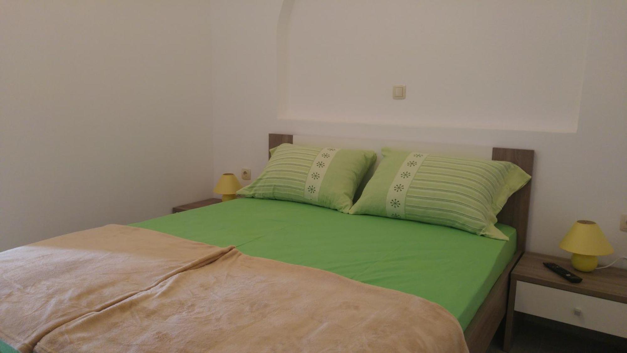 Apartments And Room Suza セニ エクステリア 写真