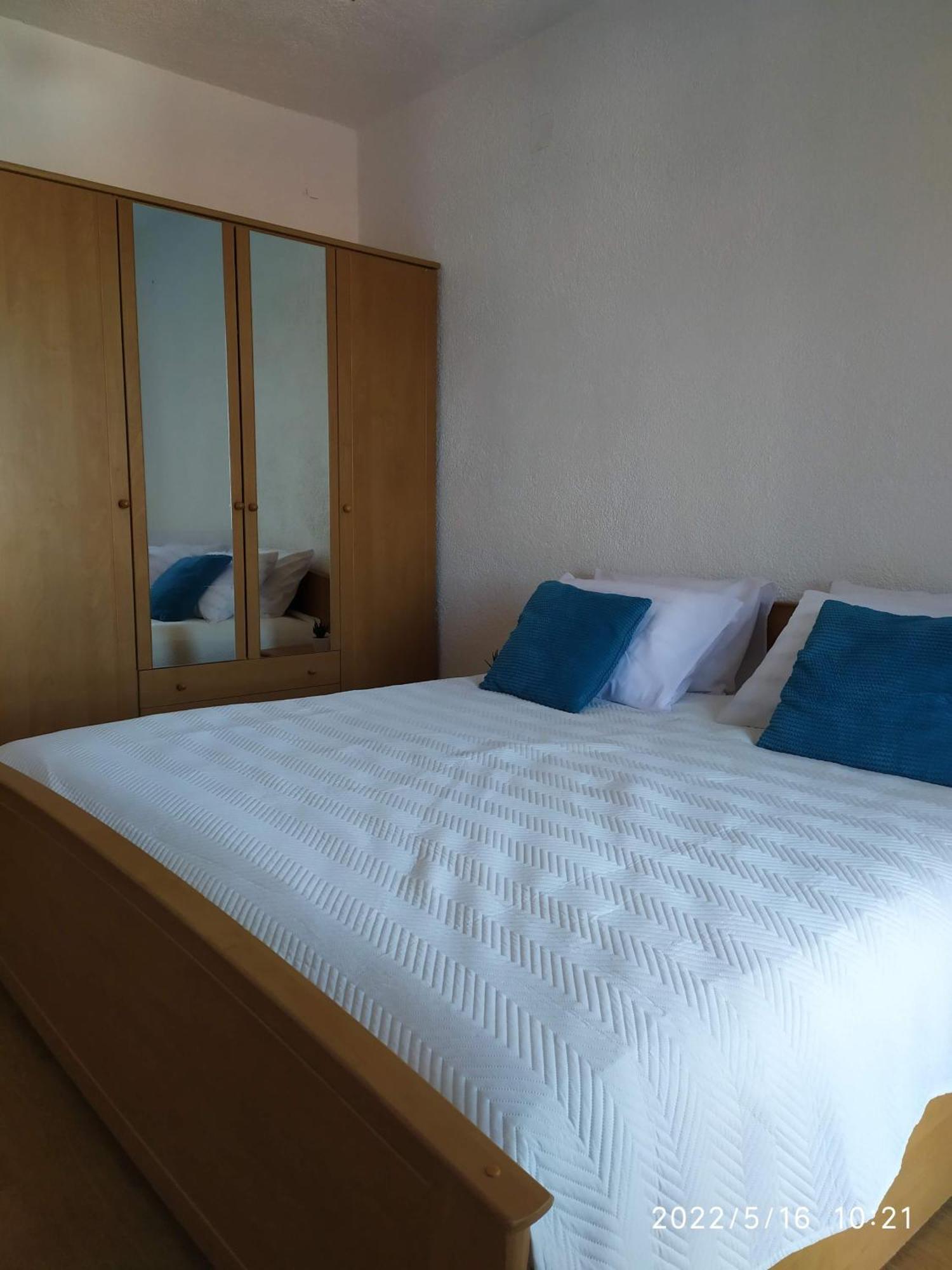 Apartments And Room Suza セニ エクステリア 写真
