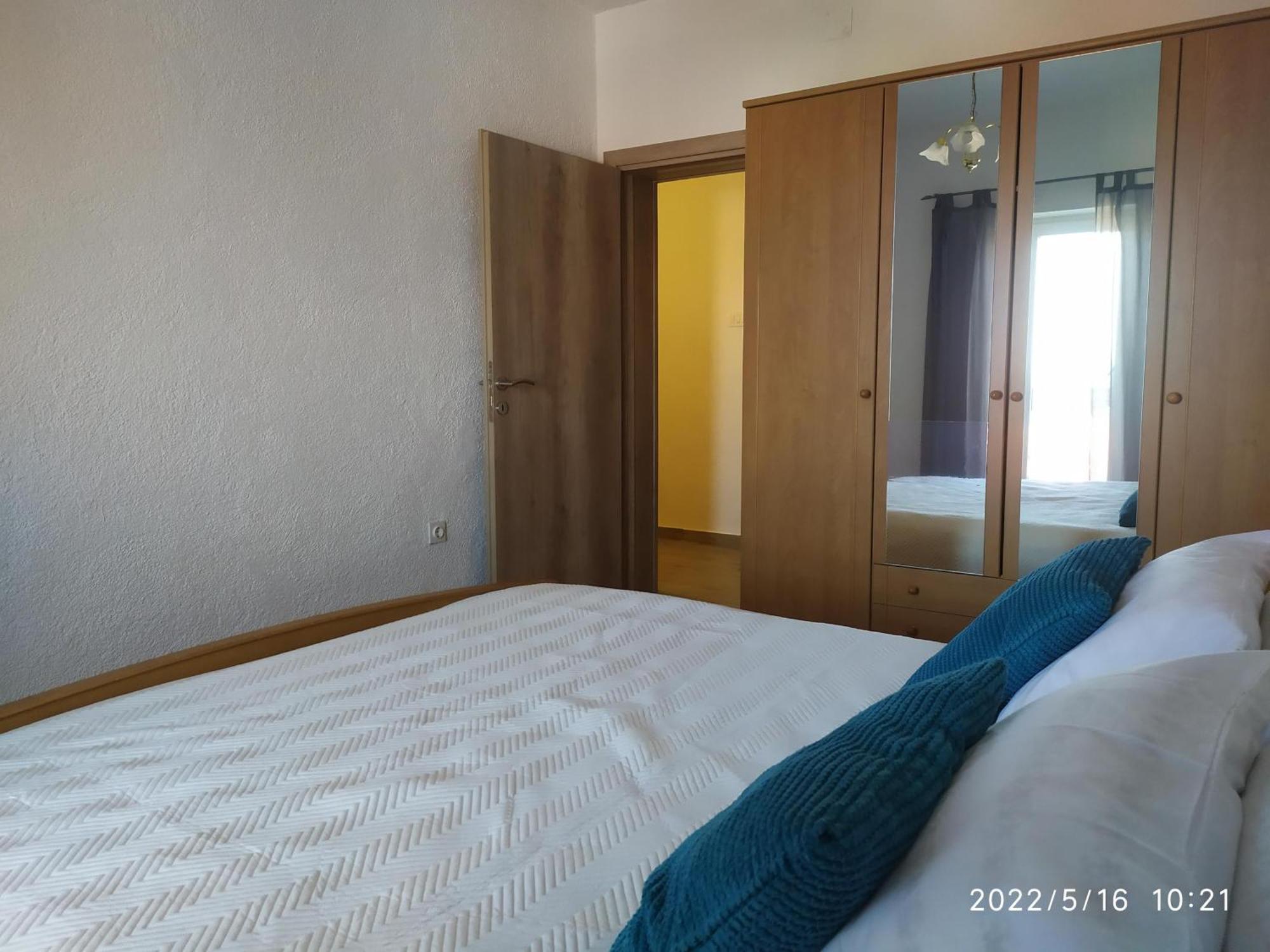Apartments And Room Suza セニ エクステリア 写真