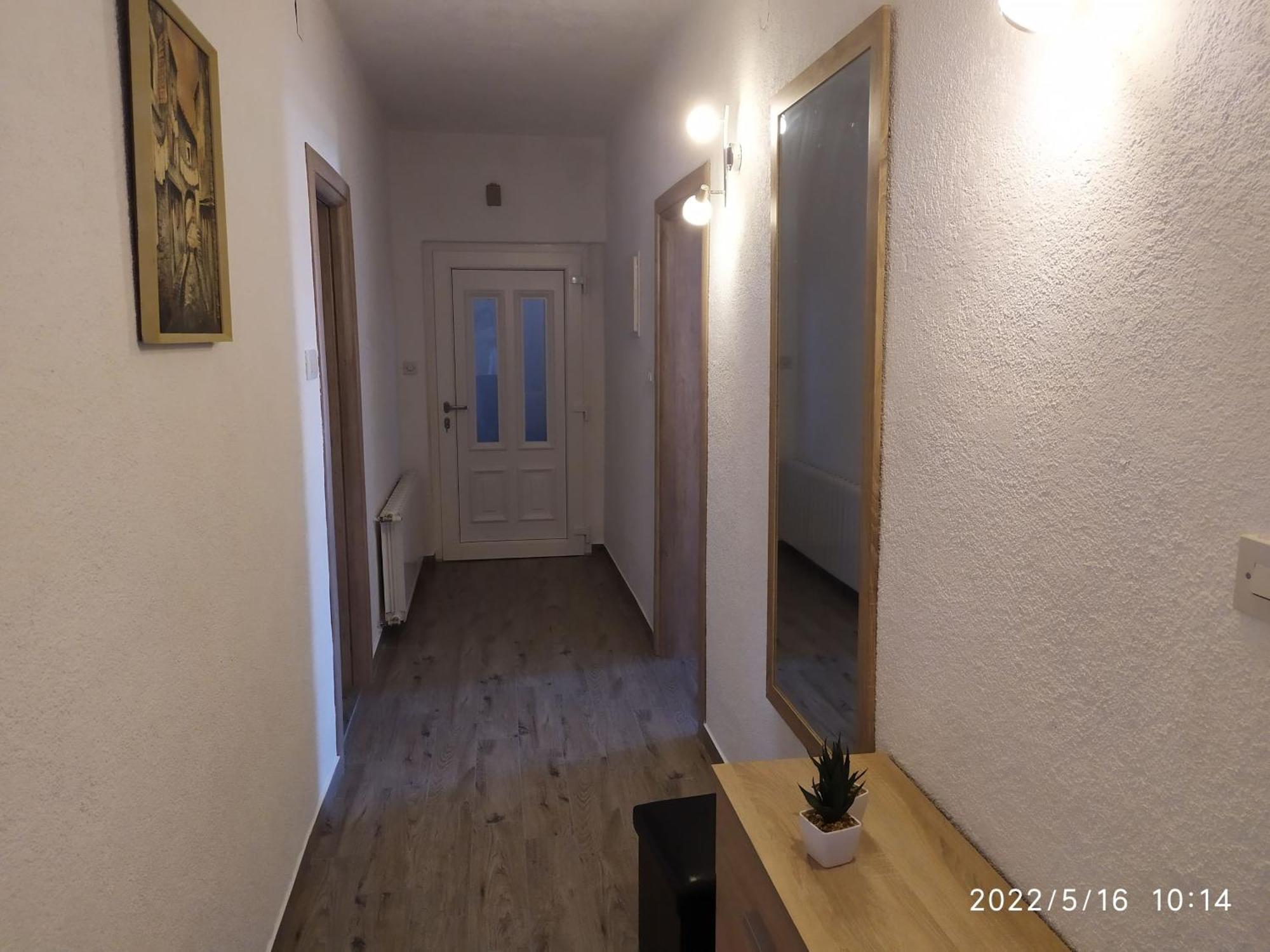 Apartments And Room Suza セニ エクステリア 写真
