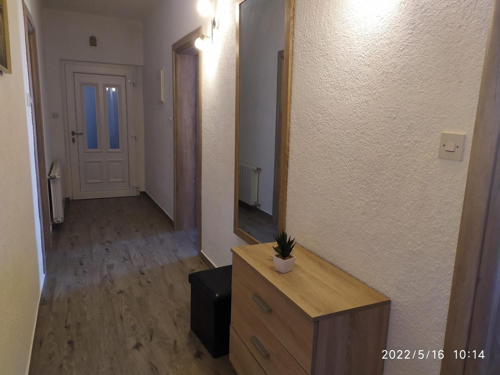 Apartments And Room Suza セニ エクステリア 写真